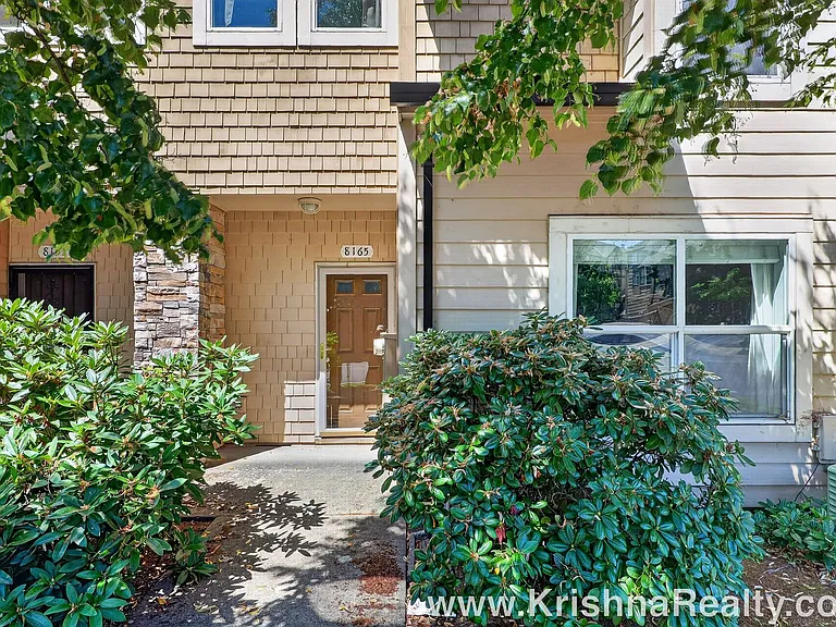 8165 NE Wilkins St — Photo 1