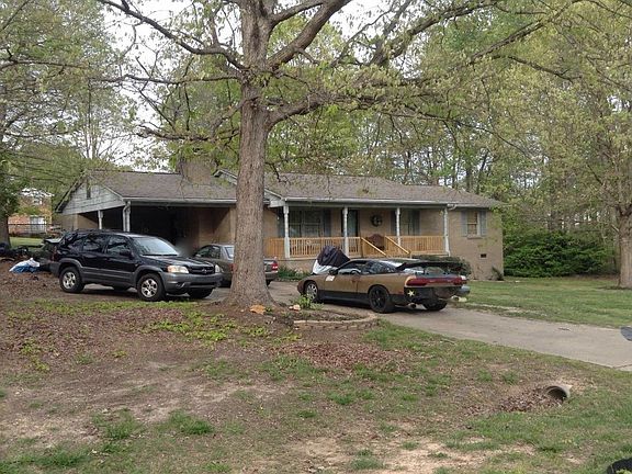 3rd image of 208 Chadwick Dr