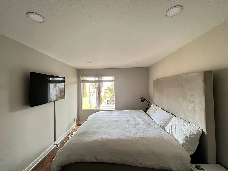 1265 N Crescent Heights Blvd #311 — Photo 5