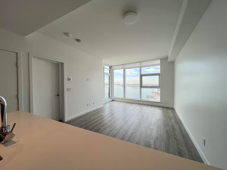 680 Quayside Dr #802 — Photo 21