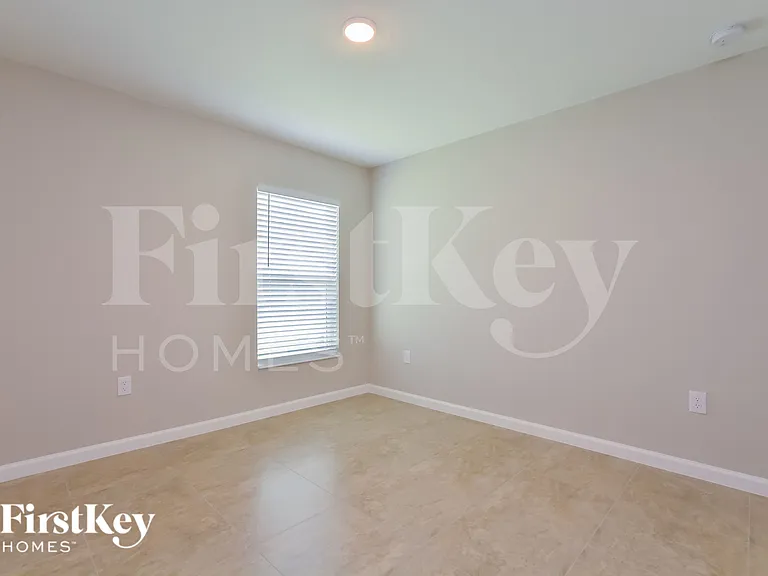 481 Earhart Dr — Photo 10