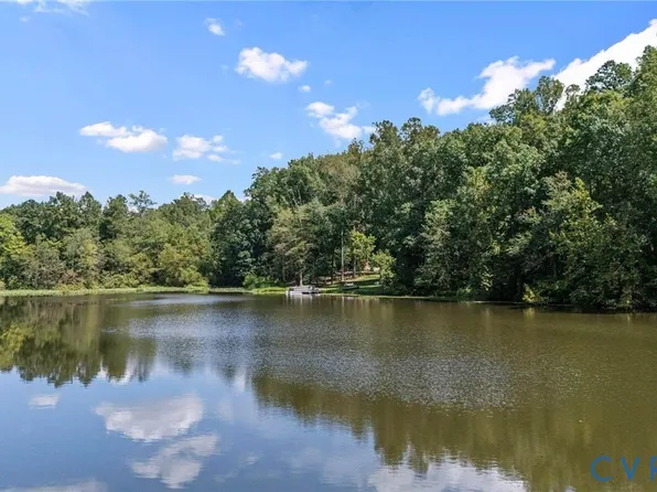 1159 Cedar Hill Rd, Blackstone, VA 23824