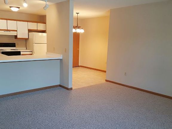 4th image of 4919 Windward Ct APT 12