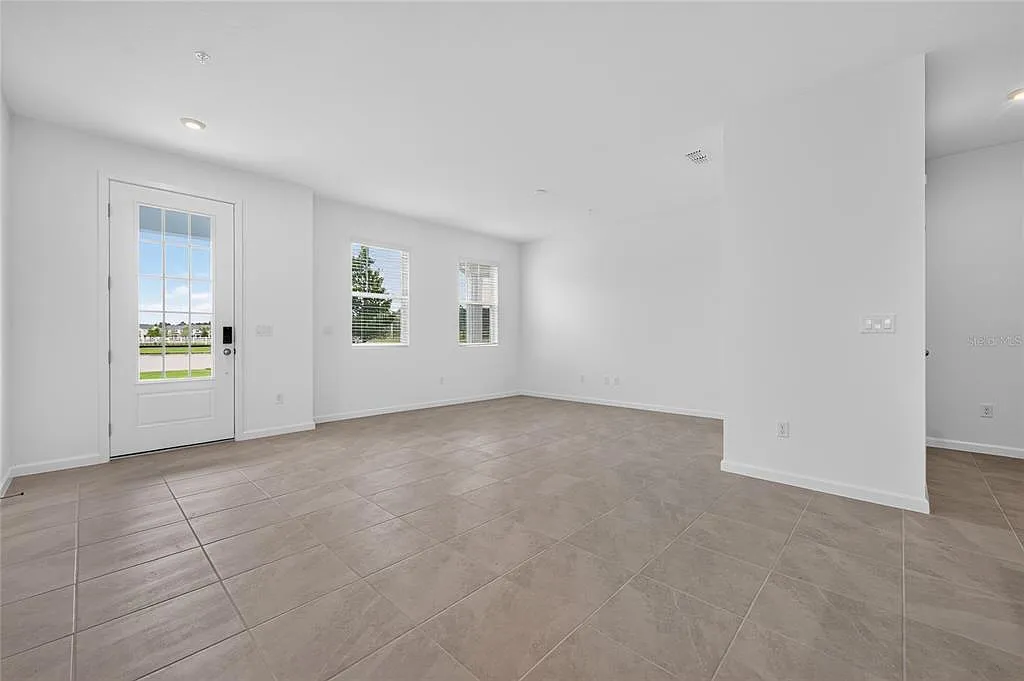 4 bed, 2.5 bath, 1678 sqft, $2,795 — Photo 3