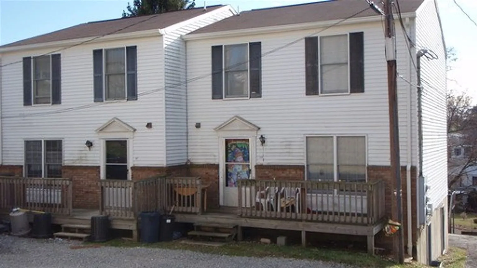 1109 Burns St photo 1