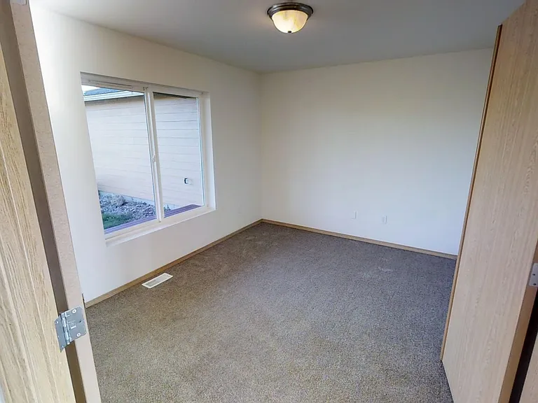 794 Holbrook Rd — Photo 6