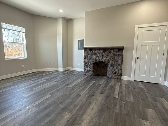 3rd image of 6621 Tennis St Floor 1