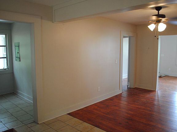 3rd image of 1007 Auburn St