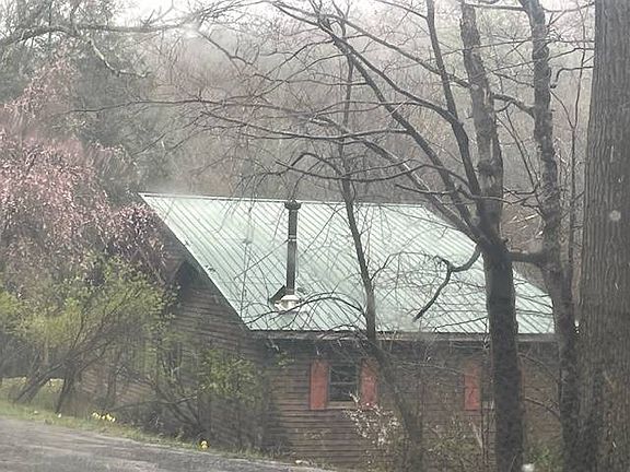5th image of 123 Cemetery Hill Rd