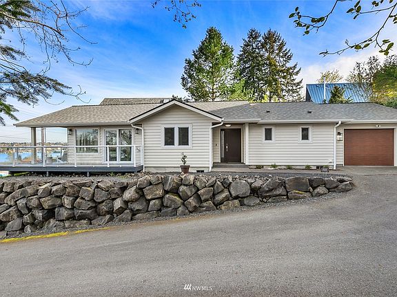 2nd image of 909 West Bay Drive NW