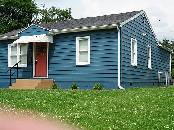 3rd image of 809 N Lincoln Park Dr