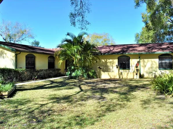 7609 Barry Rd, Tampa, FL 33615