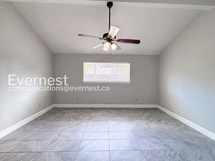 1334 Willersley Ln — Photo 8