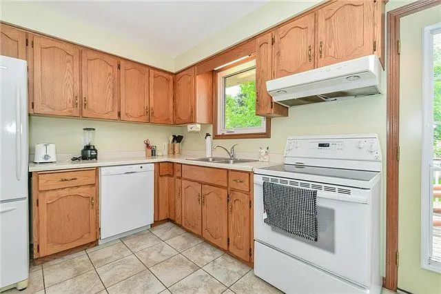 167 Harvard Rd — Photo 9