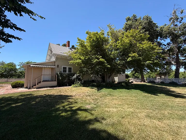11221 E Eight Mile Rd — Photo 30