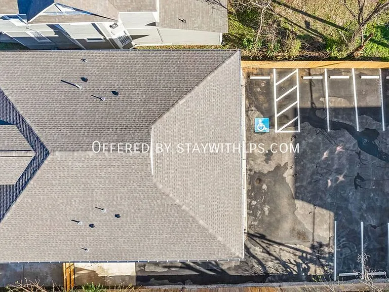 1571 Court Ave #102 — Photo 35
