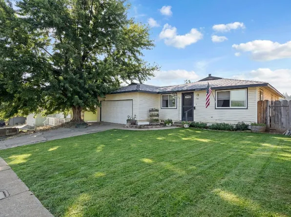 713 Lewis St, Yreka, CA 96097
