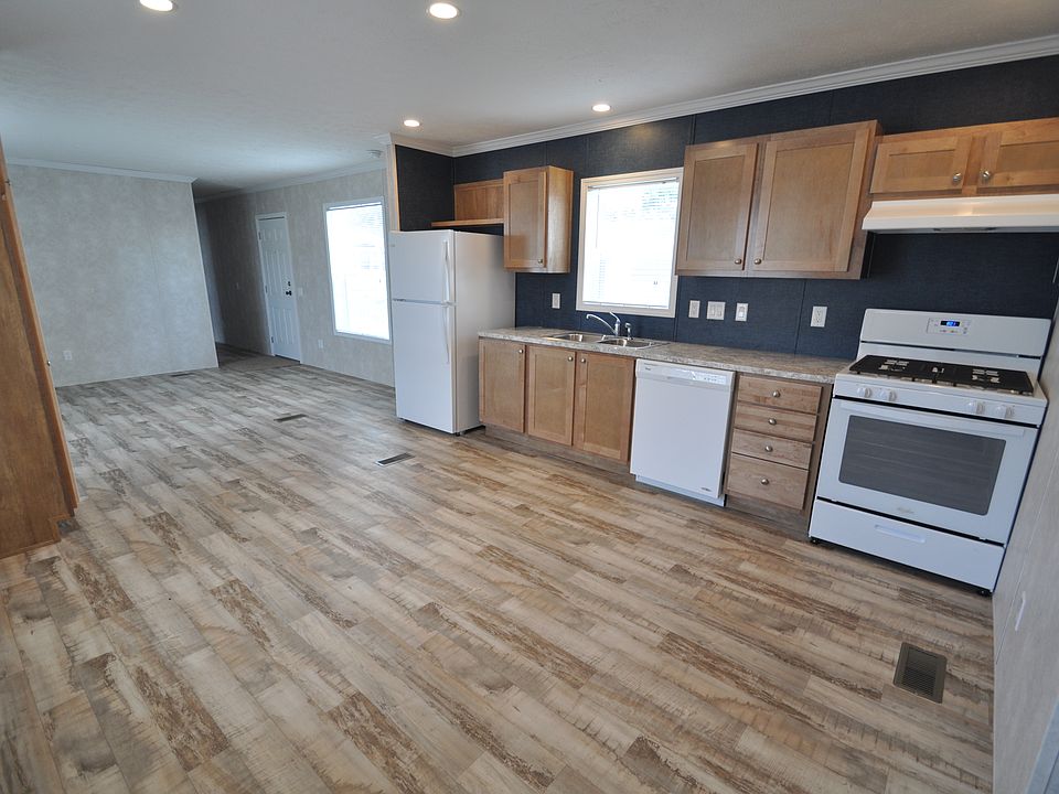 1st image of 208 Forest Blvd