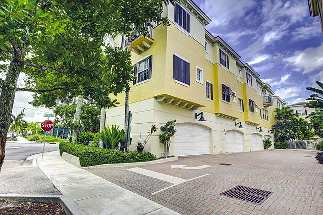 1st image of 285 SE 6th Ave #0E