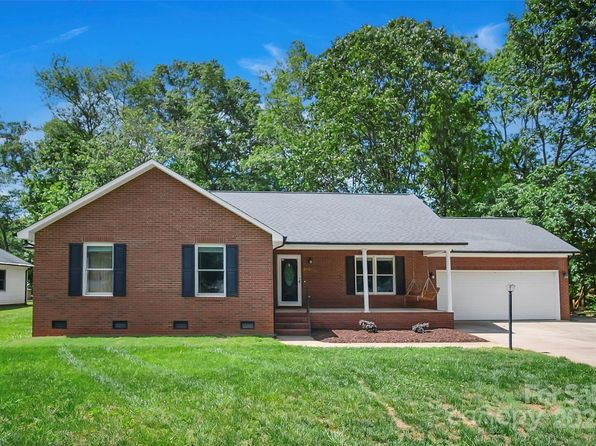 2502 Gold Rush Dr, Lincolnton, NC 28092