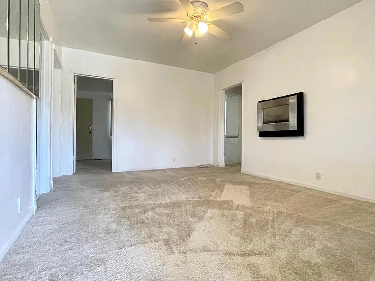 240 N Surfside Dr — Photo 8