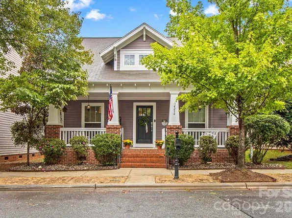 14234 Holly Springs Dr, Huntersville, NC 28078