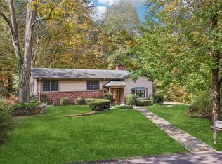27 Ridge Rd, Mount Kisco, NY 10549