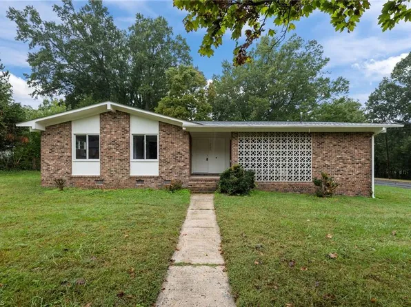 2400 Four Seasons Blvd, Greensboro, NC 27407