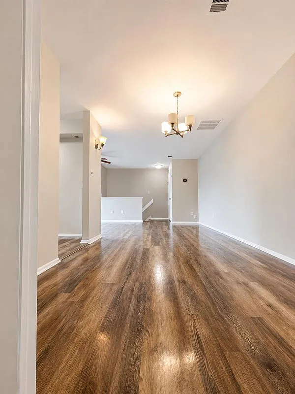 1 bed, 1.0 bath, 800 sqft, $2,000 — Photo 3
