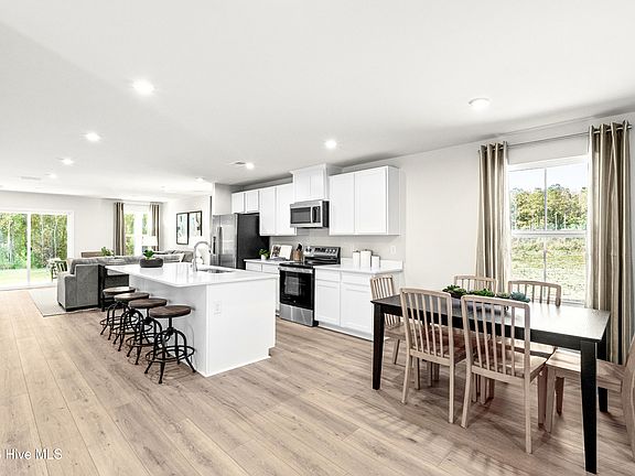 3rd image of 529 Bell Creek Avenue NE