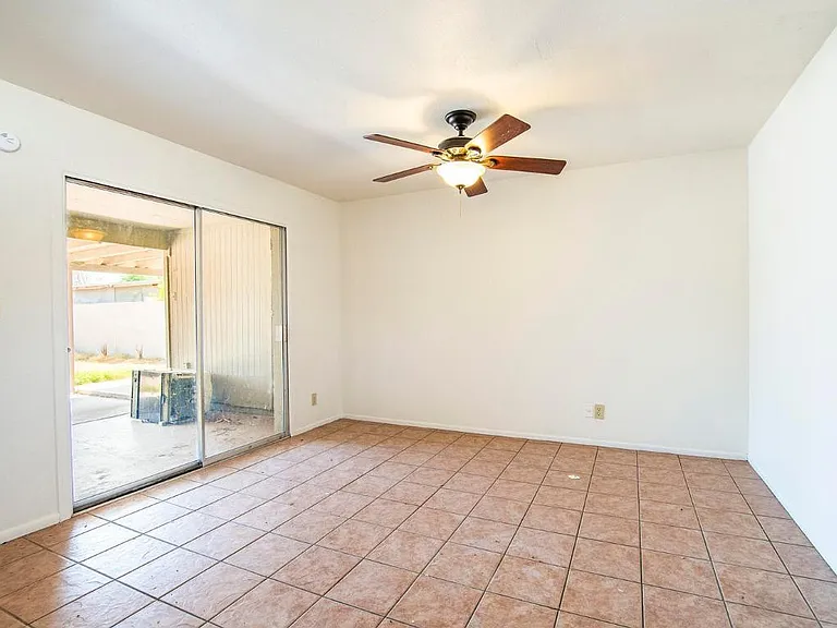 1535 W Capri Ave — Photo 8