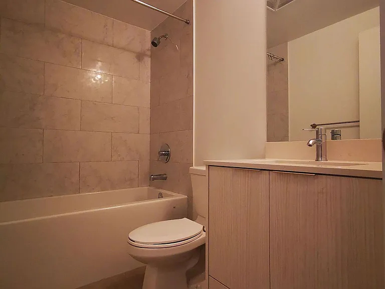 36 Manor Rd E #524 — Photo 6
