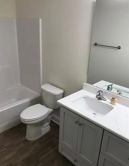 716 E Catawba St — Photo 5