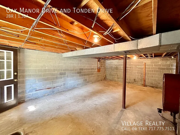 Oak Manor Dr — Photo 83