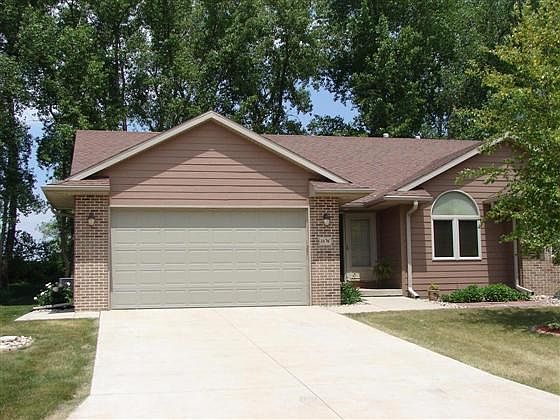 1st image of 16 Venetian Dr