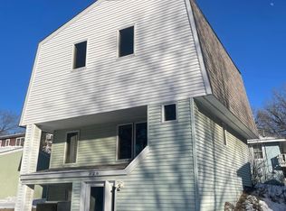 326 Faversham Rd, Willernie, MN 55090