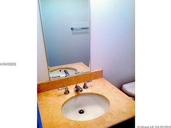 4th image of 350 NE 24th St APT 1101