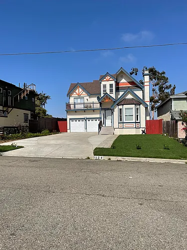 1128 S Clementine St S Photo 1