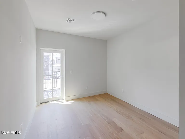 9 Wharf Ave #1 — Photo 11