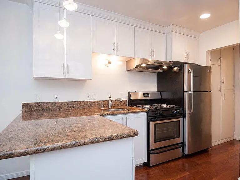 1066 Turquoise St #8 — Photo 5