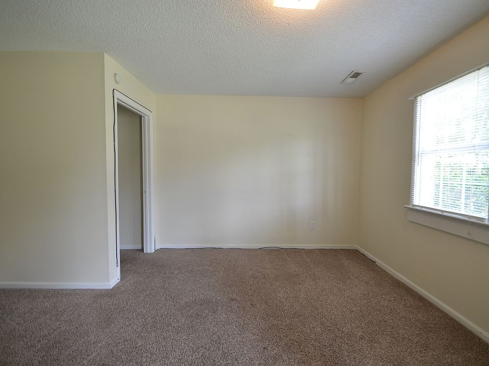 2nd image of 2636 Fassitt Rd APT A