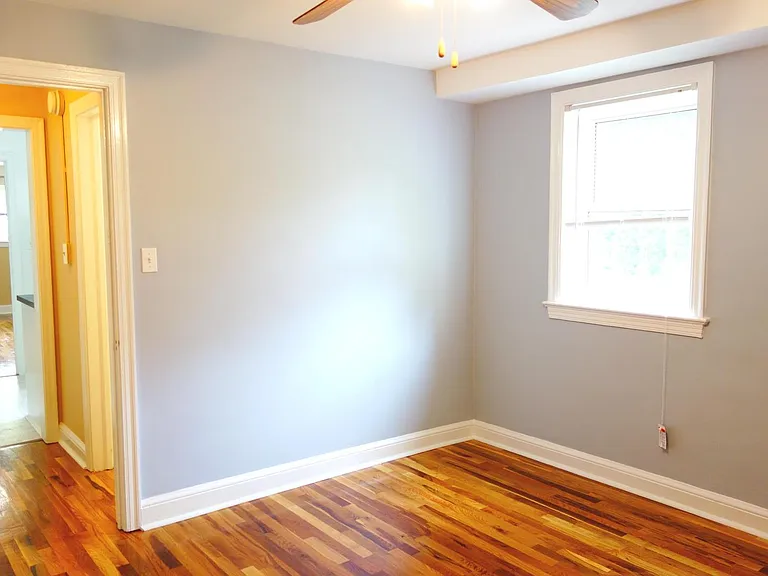 8210 Greenwood Ave — Photo 37