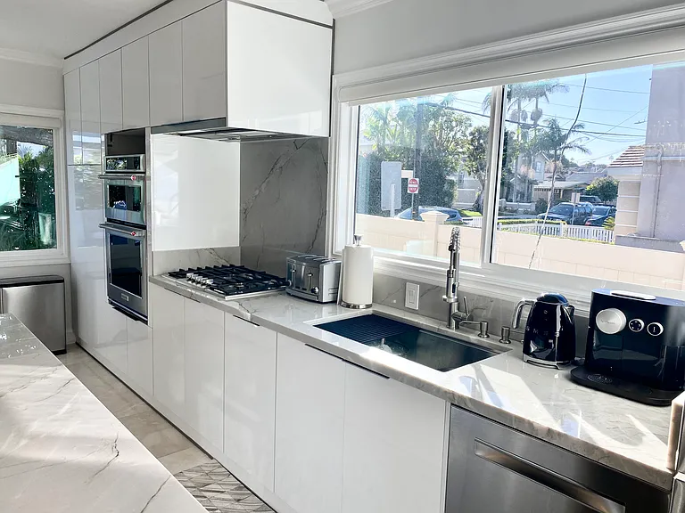 2101 Pullman Ln — Photo 10