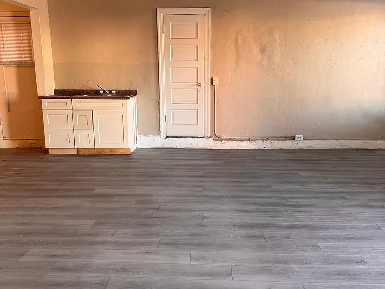 527 N Fresno St #105 — Photo 6