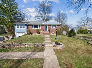 9 Cascade Rd, West Caldwell, NJ 07006