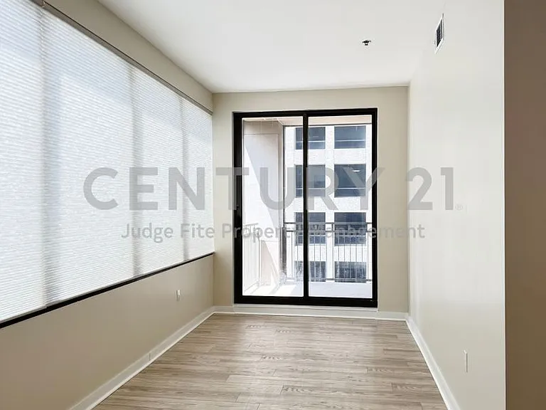 1200 Main St #506 — Photo 7