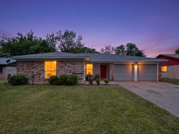 2013 Pebblecreek Dr, Cleburne, TX 76033