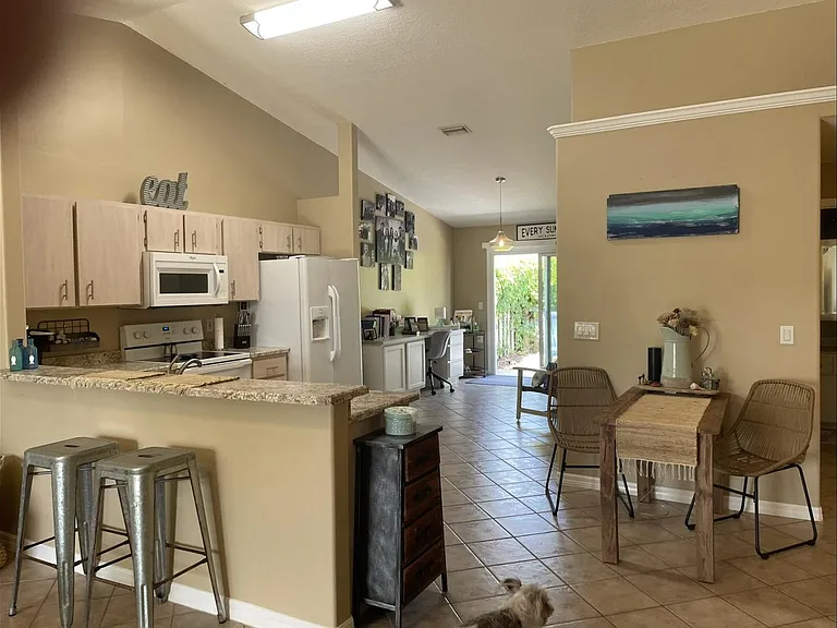 603 S Daytona Ave — Photo 3