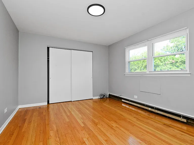 7818-7820 S Shore Dr — Photo 7