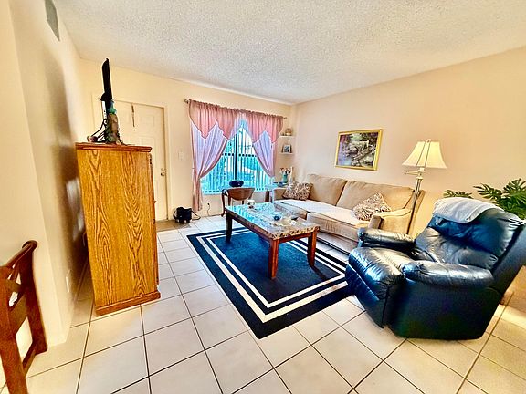 4th image of 10059 Winding Lake Road #103